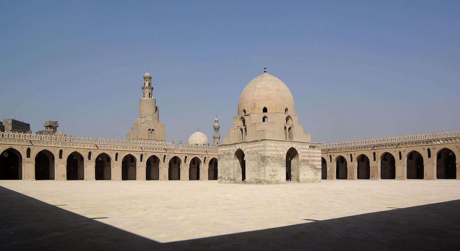 جامع أحمد بن طولون — القاهرة، مصر